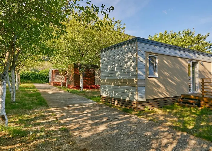 Mobile Homes Village \